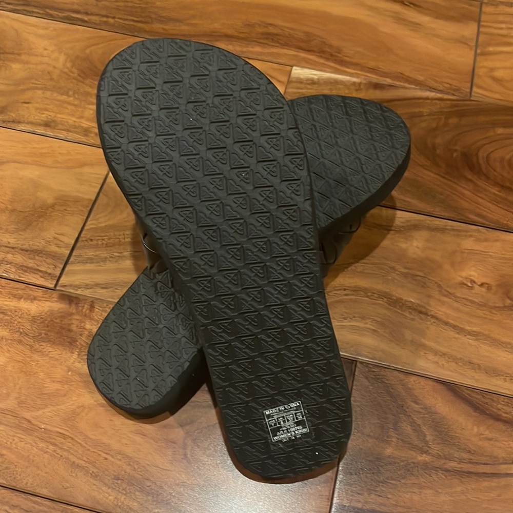 Women’s Roxy black slides, size 7 - Picture 2 of 4